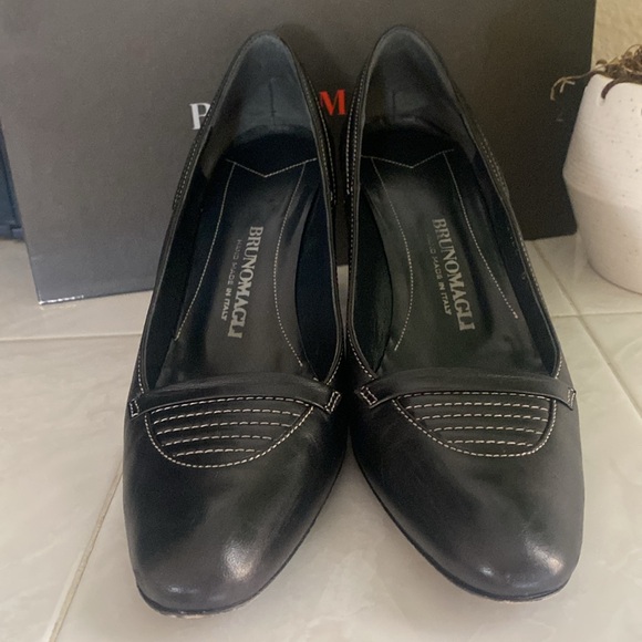 Bruno Magli Nappa Cuoio Devita black leather heels.  Made in Italy - Picture 5 of 9
